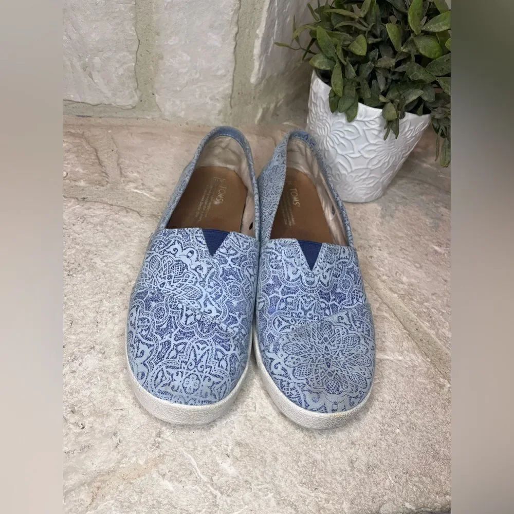 Toms Avalon Blue Tile Slip On Sneakers sz 10